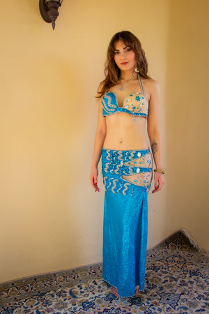 Blue Peek-a-boo Beauty